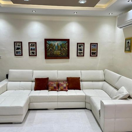 Sunrise Apt Near Beach Smarttv & Netflix Birżebbuġa Eksteriør billede