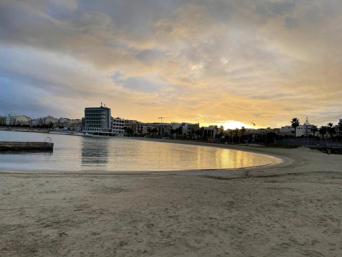 Sunrise Apt Near Beach Smarttv & Netflix Birżebbuġa Eksteriør billede