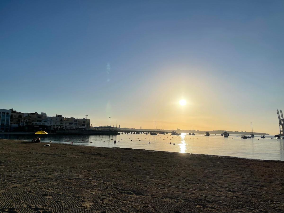 Sunrise Apt Near Beach Smarttv & Netflix Birżebbuġa Eksteriør billede
